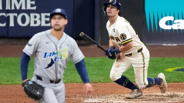 Milwaukee Brewers overcome 4-0 deficit to defeat Tampa Bay Rays 5-4 in World Series Game 2