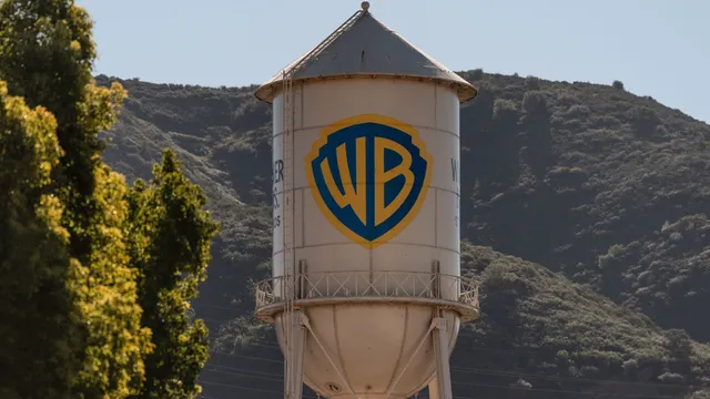 Paramount raises bid for Warner Bros to surpass Netflix's offer