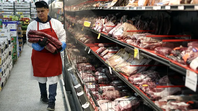 Trump enacts order to boost beef imports from Argentina amid price surge