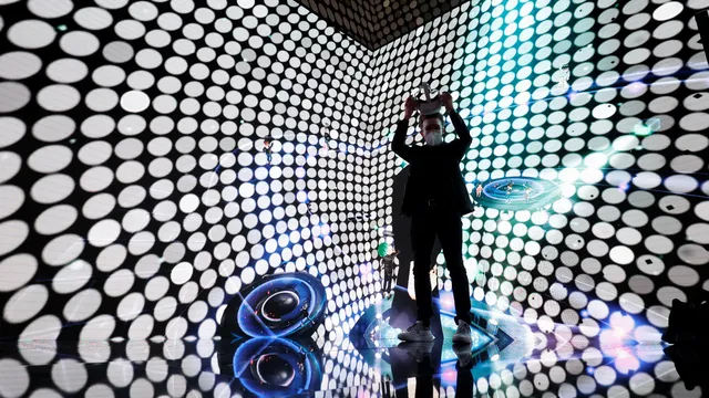 Meta shifts focus from metaverse to AI technology amid budget cuts