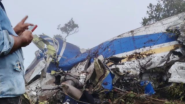 Diogenes Quintero and 14 others killed in Colombian plane crash
