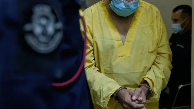 U.S. transfers over 5,700 IS detainees from Syria to Iraq