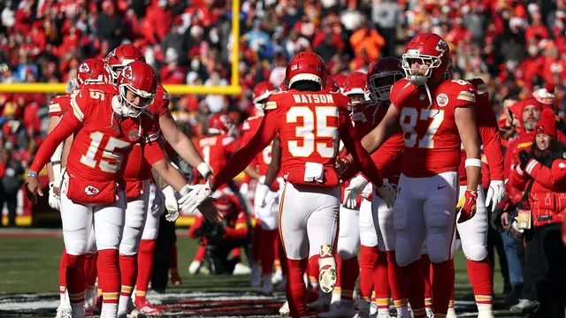 Trent McDuffie traded to Rams after historic contract extension