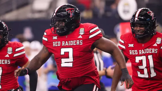 Panthers officially sign Lee Hunter after draft selection