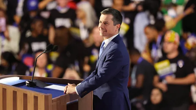 Pete Buttigieg Plays Vance in Walz’s Debate Prep