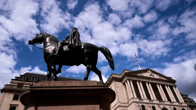 Bank of England holds interest rates amid economic uncertainty