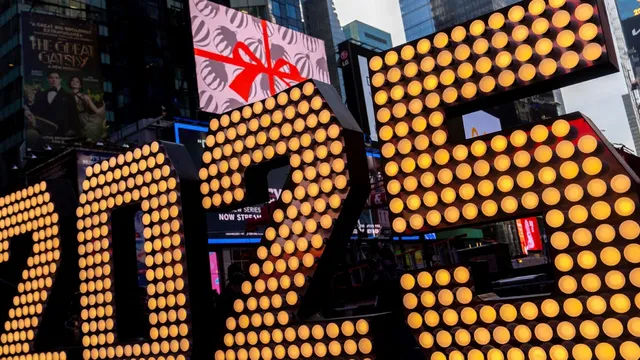 What's open and closed in Miami for New Year's? Share your plans!
