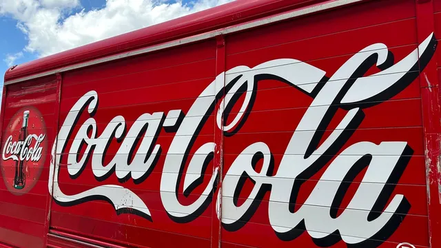 Coca-Cola reports rise in income despite price hikes and market challenges