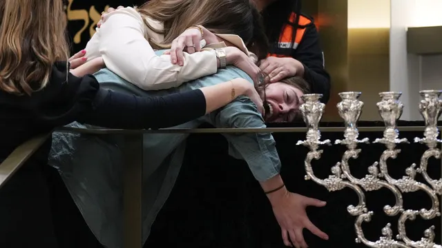 Fifteen killed in shocking Bondi Beach Hanukkah attack