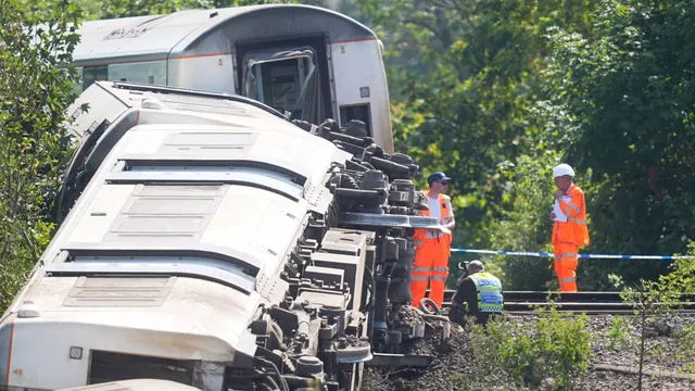 Train derailment causes chaos in East Sussex rail services