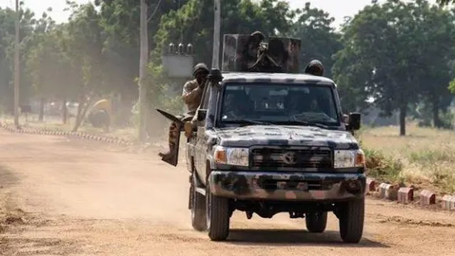 Armed men kill 13 in ambush on traders' convoy in northwestern Nigeria
