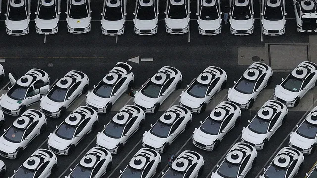 Waymo expands autonomous taxi services to the UK