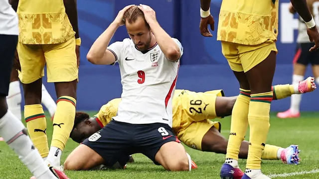 England faces Ghana in crucial World Cup clash