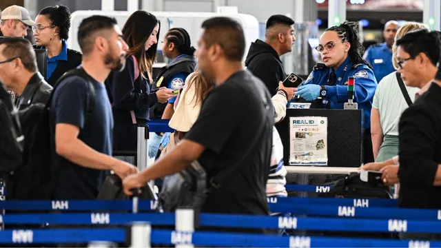 TSA workers face financial crisis amid ongoing government shutdown