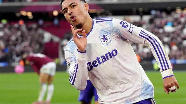 Morgan Rogers scores twice to lead Aston Villa past Manchester United