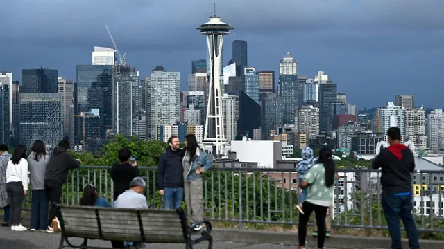 Housing inventory surges in Seattle, giving homebuyers an advantage