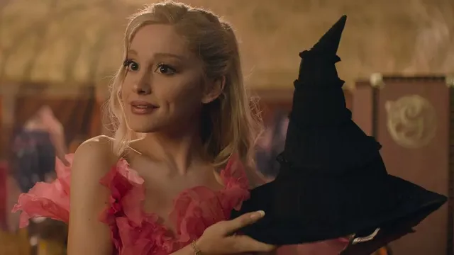 Ariana Grande shocks fans with Glinda tribute tattoo on her hand