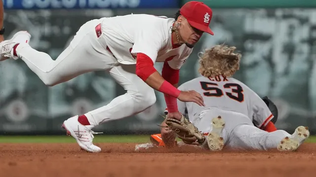 Cardinals edge Giants 2-1 as Mathews takes no-hitter into sixth