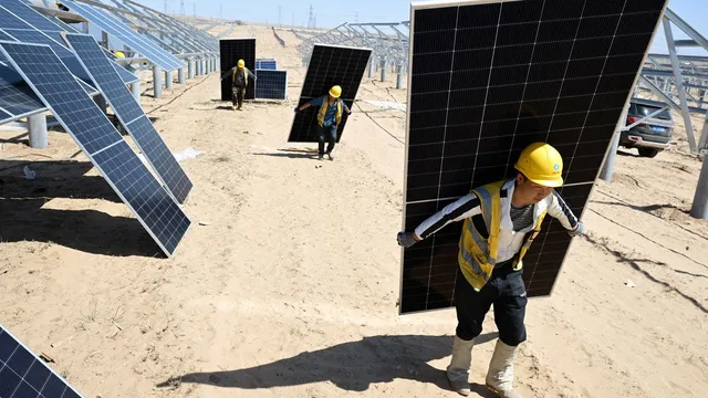 China expands coal power while leading in renewable energy growth