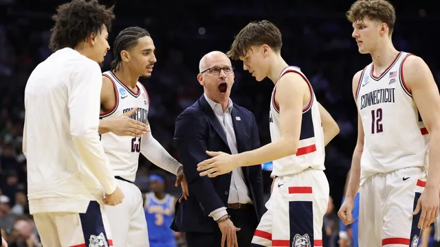 UConn fans boo Dan Hurley after final four win over Illinois