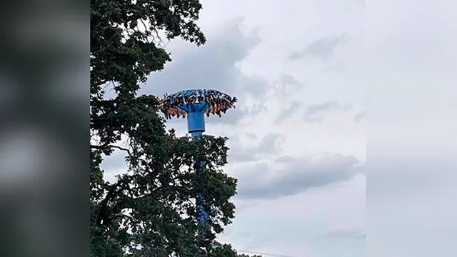 Teens awarded $550K after being trapped upside down on amusement ride
