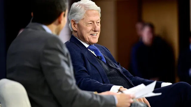 Bill Clinton signs controversial trade deal NAFTA into law