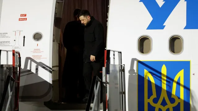 Military drones follow Zelensky's plane during Dublin visit