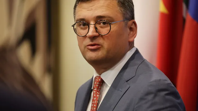 Ukraine's Foreign Minister Visits China to Discuss Peace Efforts