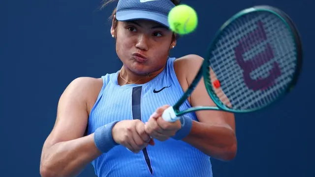 Emma Raducanu withdraws from match against Naomi Osaka due to injury concerns