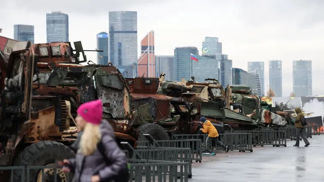 Russian air defenses thwart drone strikes on Moscow amid conflict escalation