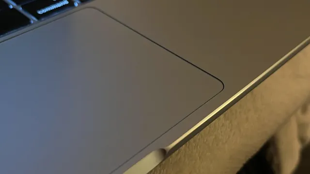 Sanding down MacBook edges sparks debate on aesthetics and ergonomics