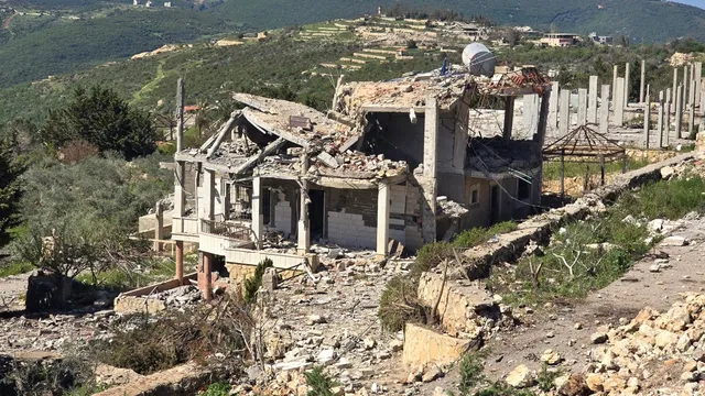 Israeli airstrike kills six people in southern Lebanon amid ceasefire