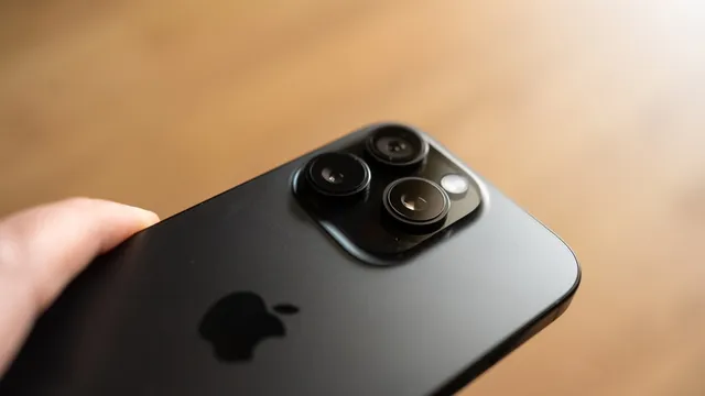 Apple fixes critical iCloud bugs with new iOS update