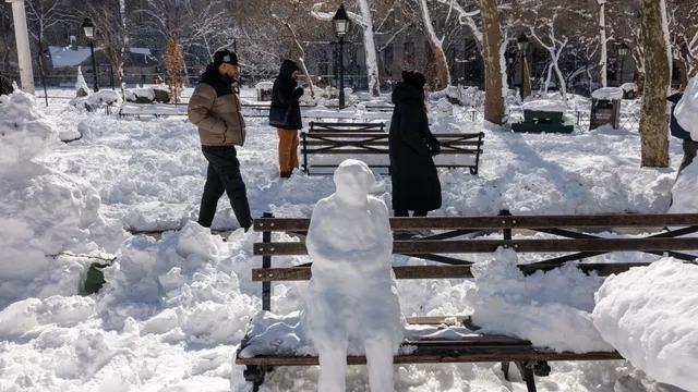Massive snowstorms bring blizzard warnings across eight states