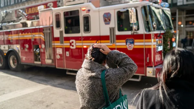 Gas explosion kills one and injures many in Bronx apartment fire