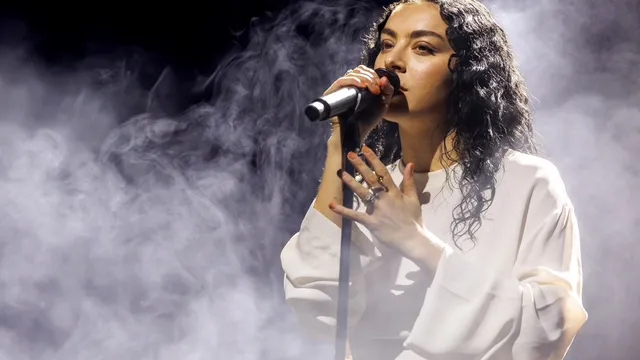 Charli XCX energizes Manchester with her electrifying performance
