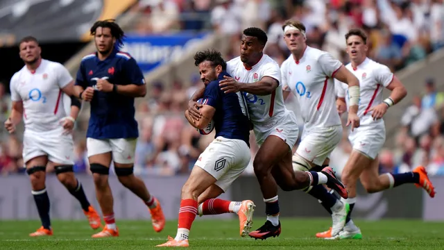 Immanuel Feyi-Waboso's red card costs England in close match against France