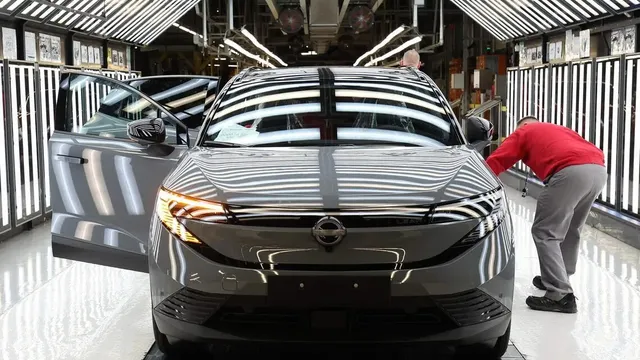 Japan's manufacturing boom signals economic revival