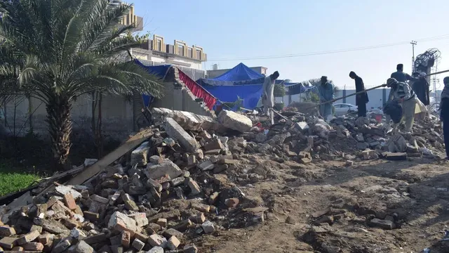 Suicide bomber strikes wedding in Pakistan, killing seven