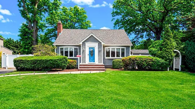 Nassau County home prices soar to record high amid rising mortgage rates