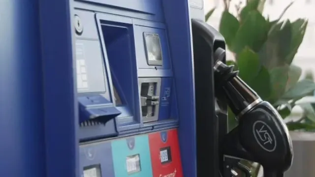 Gas prices rise again in Florida despite slight weekend drop