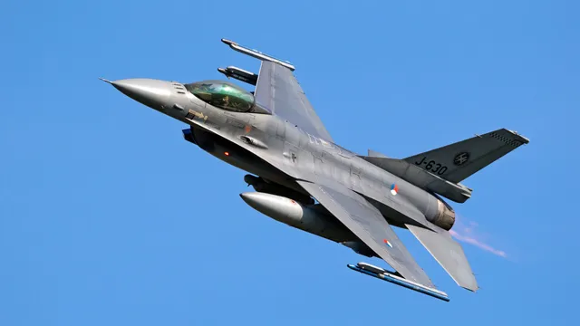Polish fighters execute air policing mission under NATO command