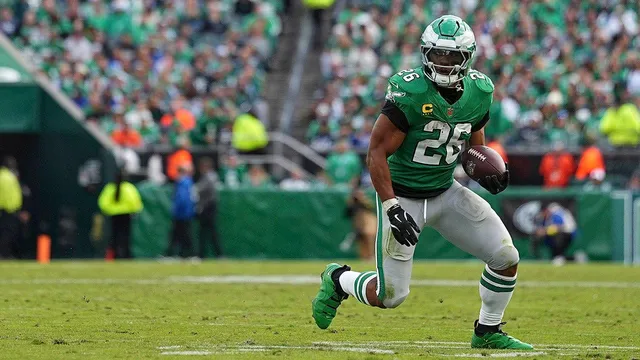 Saquon Barkley advocates for grass fields in NFL