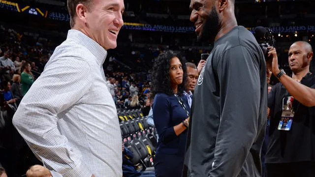 Peyton Manning Meets USA Basketball Team Ahead of Olympic Opener