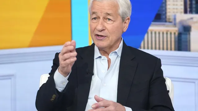 Jamie Dimon argues small teams outperform large corporations
