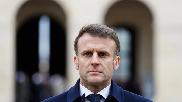 Macron proposes military support for Ukraine without mass troop deployment