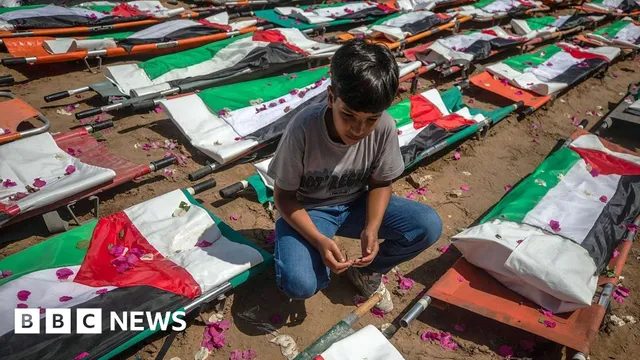 Mass funeral held for 112 Palestinians killed in Gaza