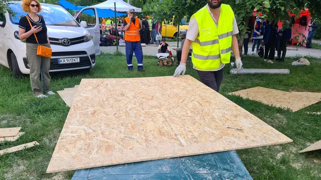 Volunteer army restores homes for over a million Ukrainians