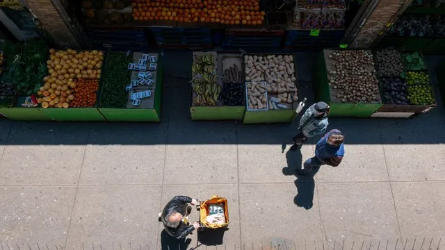 Wealth gap between rich and poor Americans narrows significantly