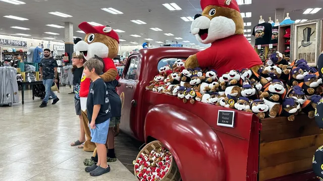 Buc-ee's sues Beaver's Mini Mart over beaver logo dispute
